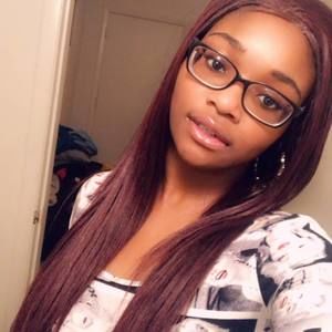 Meet your Posher, Adrianna